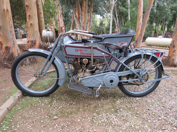 1915 Harley Davidson Model with Original 1915 Harley Davidson Sidecar