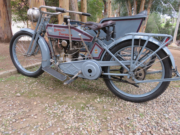 1915 Harley Davidson Model with Original 1915 Harley Davidson Sidecar